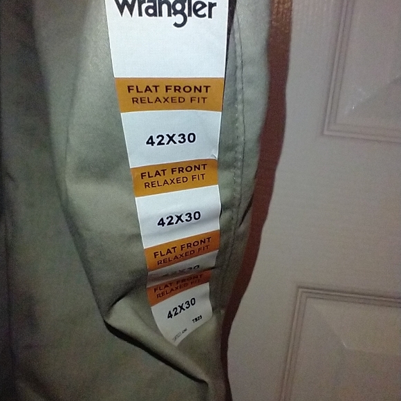 NWT Wrangler Riata Flat Front Relaxed Fit Chino Pants Men's sz 42X30. - Picture 7 of 9